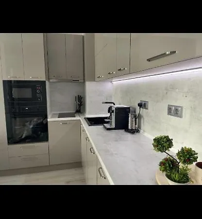 公寓 Brand New First Line Sea View 1 Bedroom *