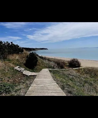 Brand New First Line Sea View 1 Bedroom *