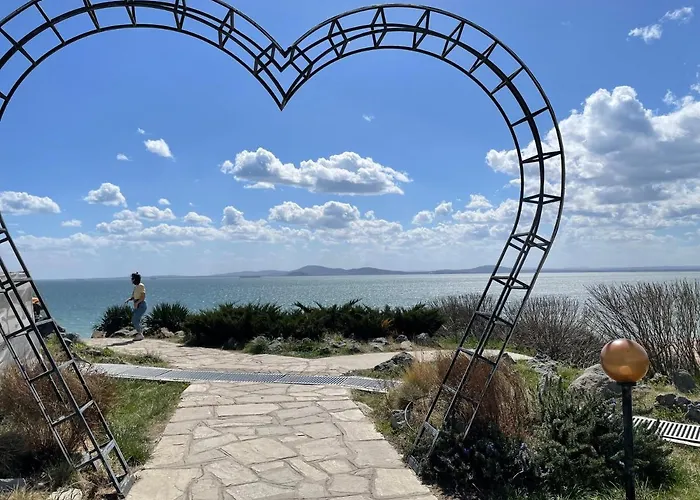 Brand New First Line Sea View 1 Bedroom * بورغاس