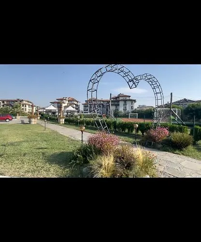 Brand New First Line Sea View 1 Bedroom * بورغاس